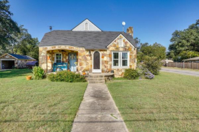 4 Mi to Dinosaur Valley Rustic Glen Rose Cottage!